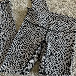 Lululemon mid rise leggings size 6